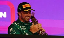 Thumbnail for article: Mercedes brengt trofee van Alonso terug in stijl bij Aston Martin