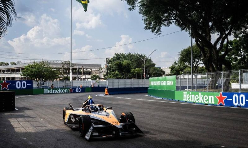 Vandoorne hits wall FP1 Formula E Sao Paulo