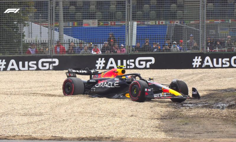 drapeau rouge après l'accident de perez lors des qualifications pour 2023 en australie