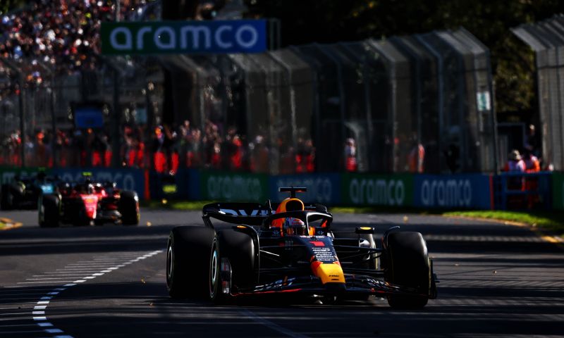 verstappen oltre la velocità mercedes