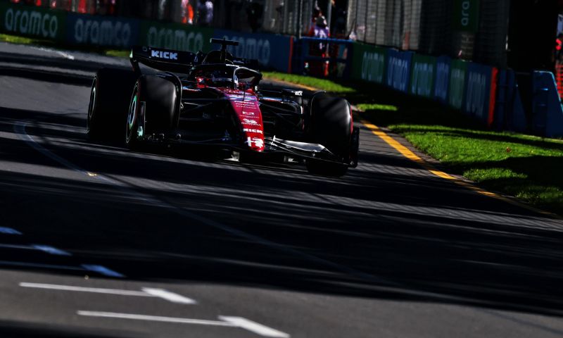 bottas sobre alfa romeo lento