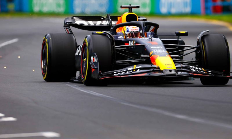 bloccato elogia l'imbattibilità di verstappen e della red bull