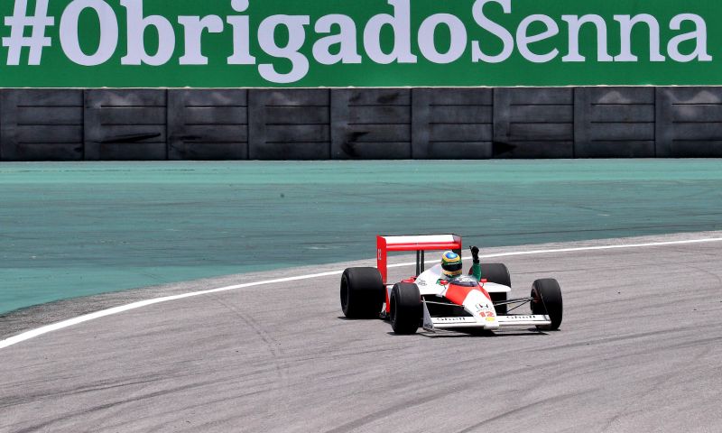 Senna fait une belle course de rattrapage