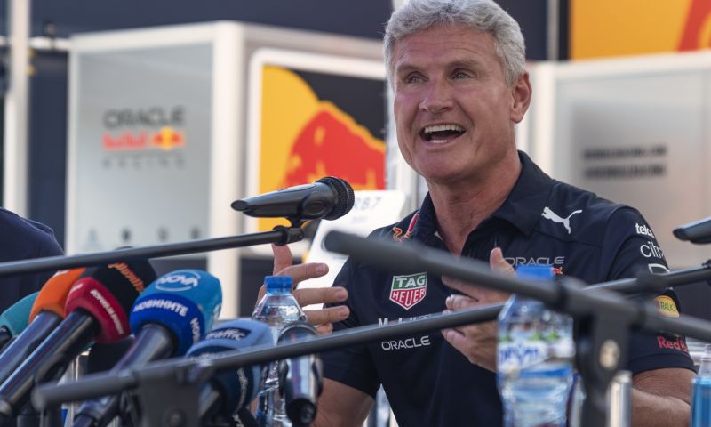 Coulthard elogia Horner