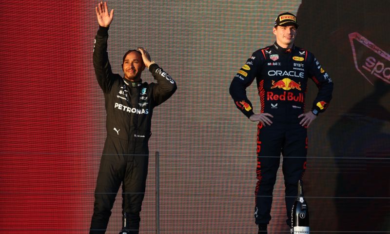 Lewis Hamilton is lovend over Red Bull