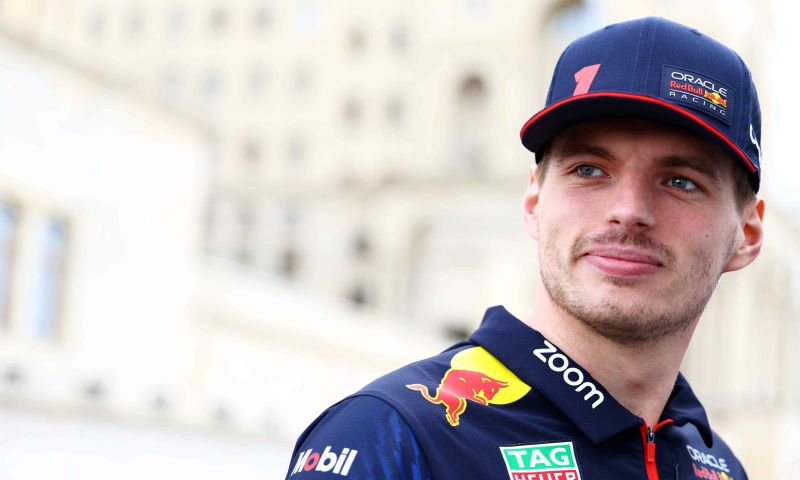 verstappen contrecarre le départ à l'alphatauri