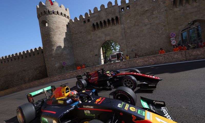Formule 2 uitslag kwalificatie Baku