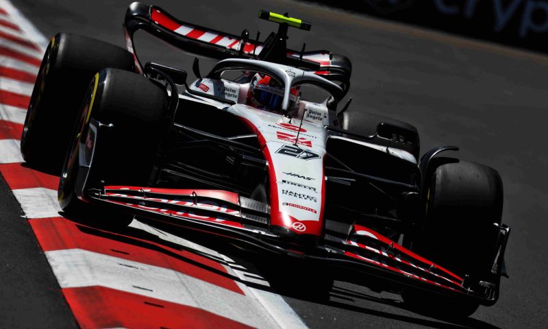 hulkenberg arranca en el pitlane en bakú tras un cambio de puesta a punto