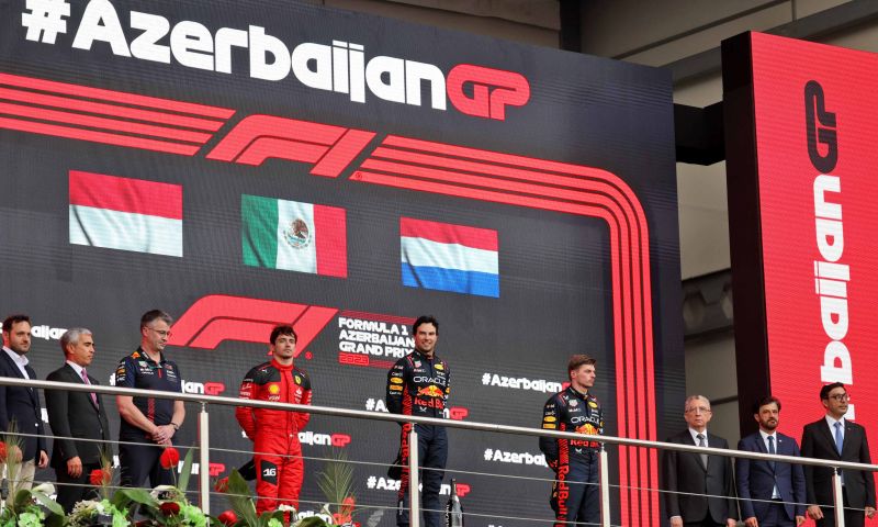 Leclerc y Verstappen hacen una fiesta en Bakú