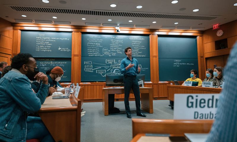 Toto Wolff gastdocent Harvard Business School