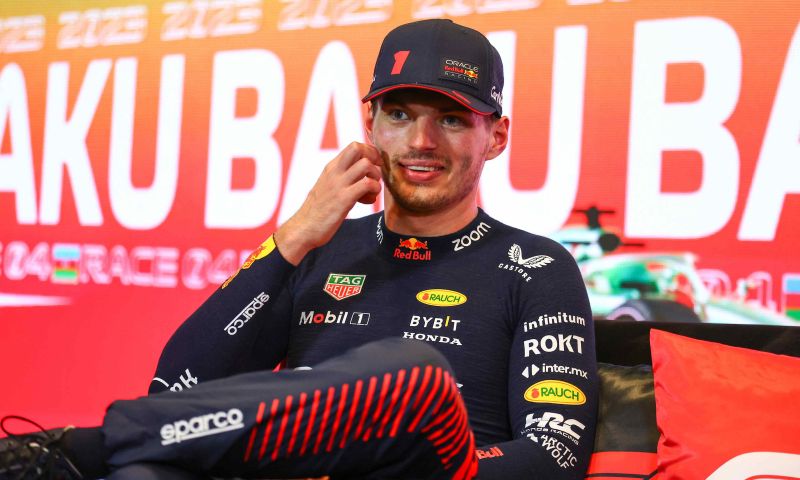 verstappen guarda al gp di miami giovedì