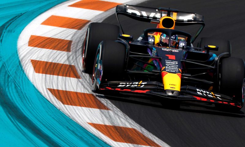 new gearbox verstappen sainz gp miami