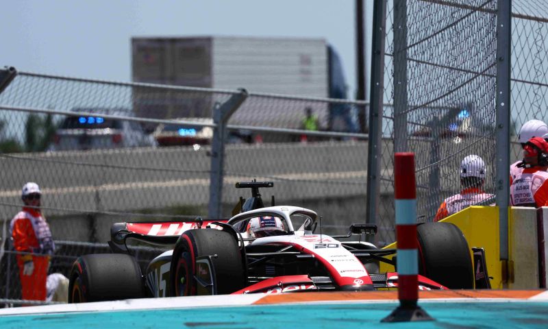 hamilton en magnussen ontsnappen aan straf in Miami