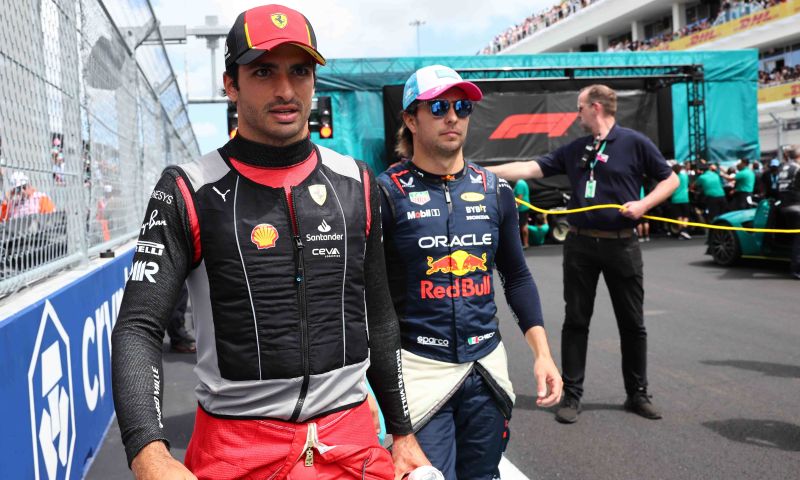 sainz niet eens met kritiek op ferrari in italiaanse media