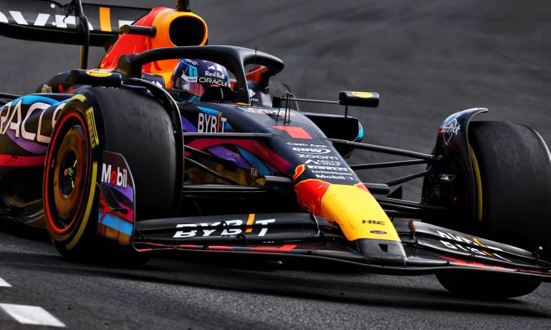 Jonathan Moury over Red Bull Racing en Helmut Marko