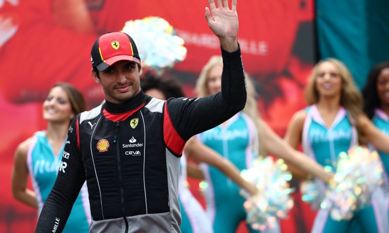 sainz s'apprête à vivre une saison 2023 délicate avec un taureau rouge dominant