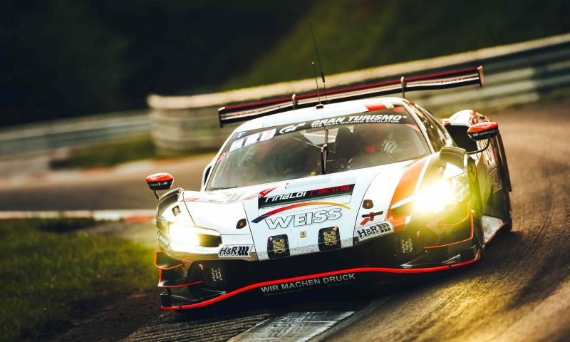 Ferrari wint met Nederlander Catsburg in 24 uur Nürburgring 