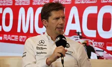 Thumbnail for article: Batida de Hamilton revela o assoalho da Mercedes