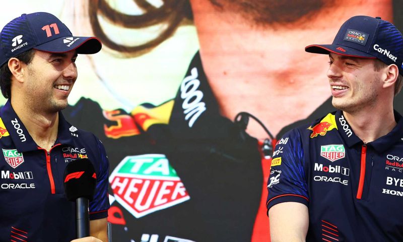 verstappen et perez regardent vers le gp monaco 2023