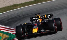 Thumbnail for article: "Brutta notizia per i rivali che Verstappen sia così rilassato".