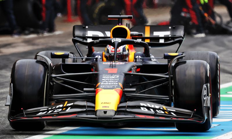 Max Verstappen espère que Hamilton deviendra son rival