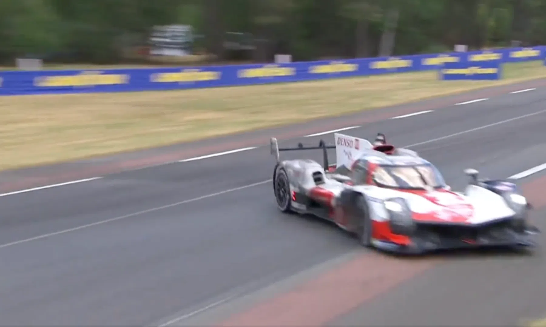 Toyota chute à 2 heures de la fin des 24 heures du Mans