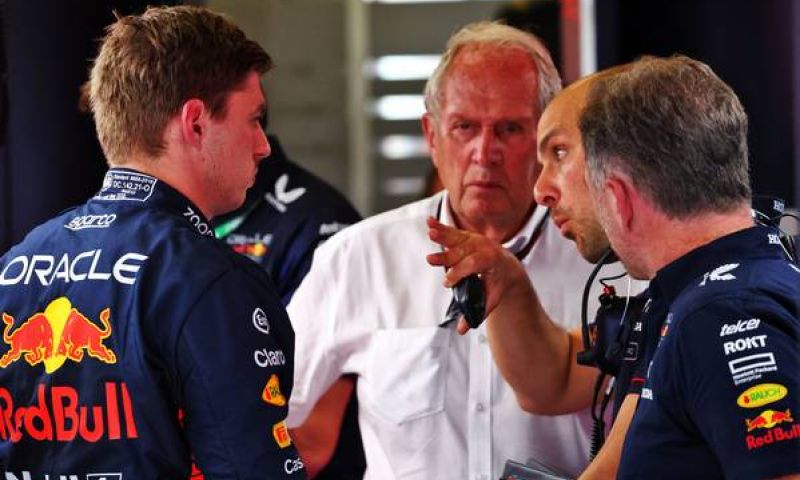 Helmut Marko talks to Sergio Perez after fight with Verstappen