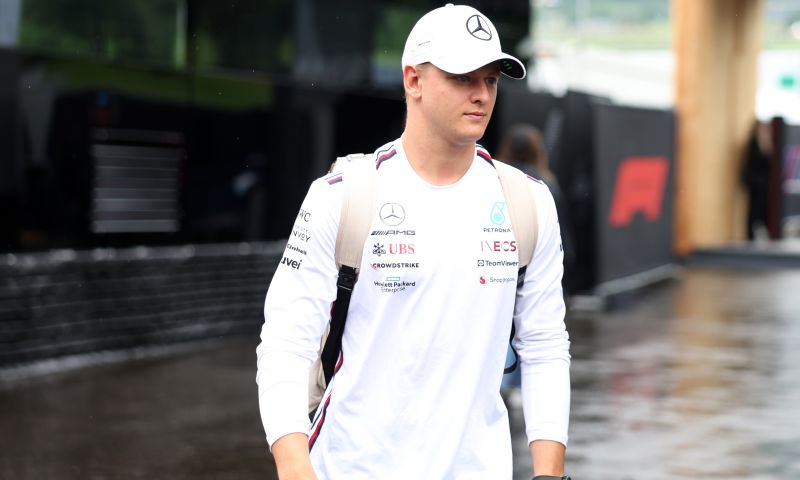 Mick Schumacher se pone al volante del Fórmula Uno de McLaren