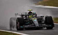 Thumbnail for article: Gaat Hamilton Mercedes verlaten voor Ferrari? ‘Enorm risico’