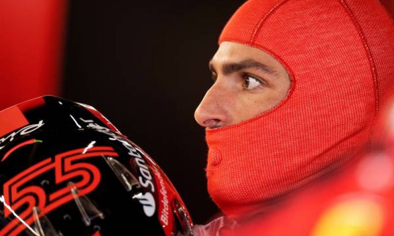 Alexander Albon sustituye a Carlos Sainz Ferrari 2025