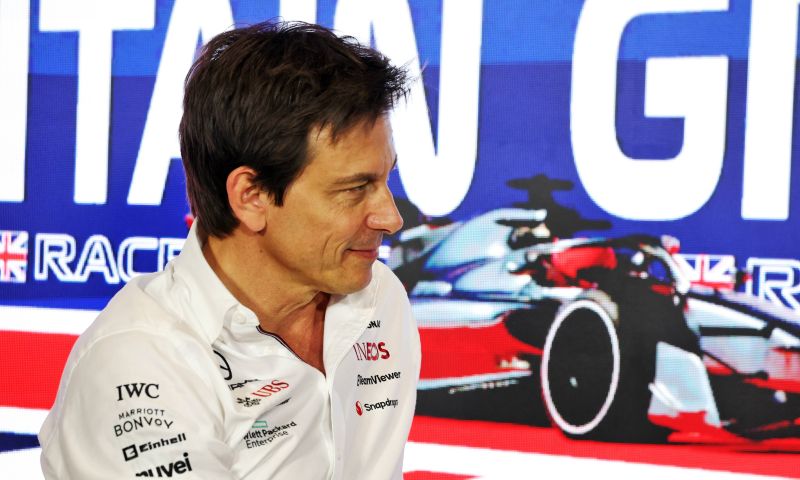 De Vries avvistato con Wolff a Monaco il giorno dopo le dimissioni da AlphaTauri