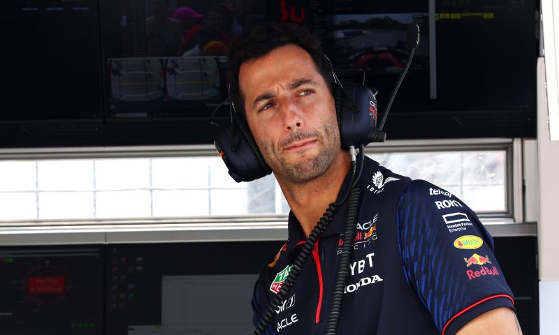 Martin Brundle met la pression sur Daniel Ricciardo