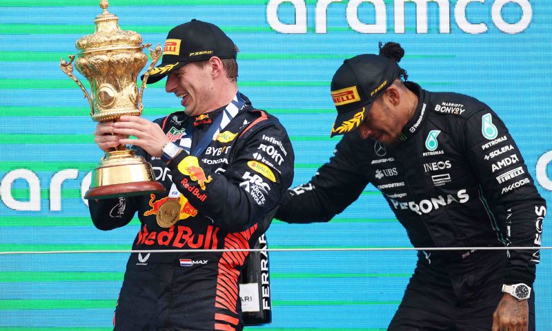 Sainz préfère Hamilton à Verstappen : J'aimerais bien Lewis