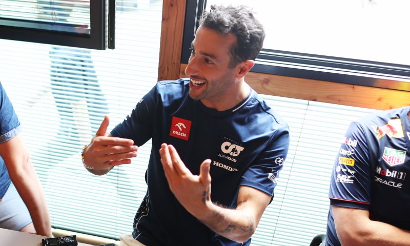 ricciardo na hungria durante coletiva de imprensa sobre o retorno à f1