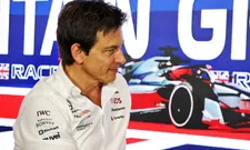 Thumbnail for article: Wolff fala sobre a diferença para Verstappen: "É como a F2 contra a F1"
