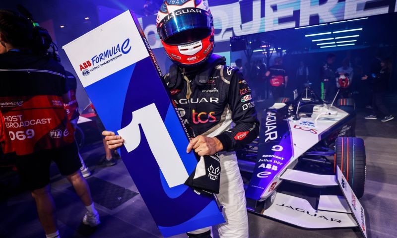 Jake Dennis pakt wereldkampioenschap Formule E