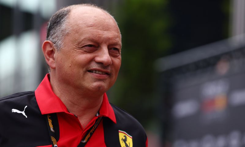 Charles Leclerc lovend over Vasseur: 'Hij maakt het verschil'