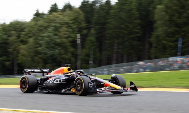 Dominant Verstappen Dutchman has biggest lead ever during summer break