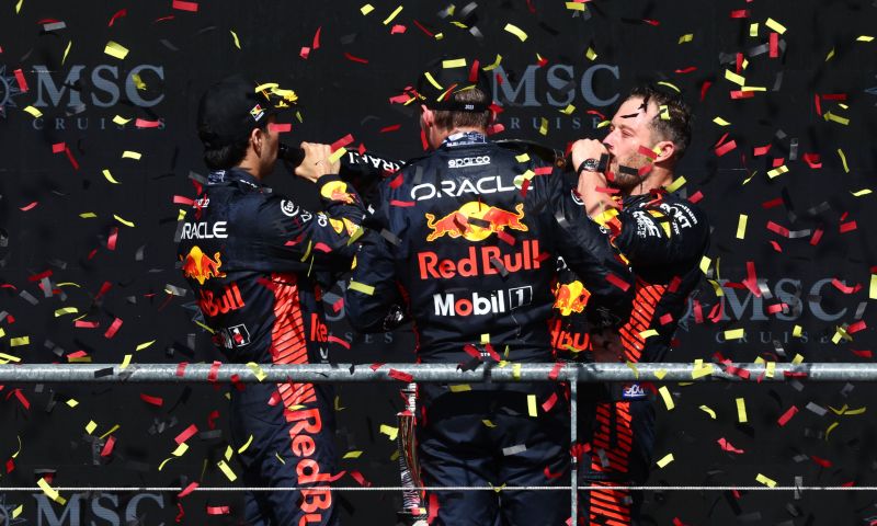 Webber vol lof over Red Bull Racing: 'Groot succesverhaal'