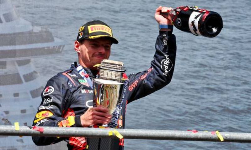 Waarom racet Max Verstappen met de Nederlandse nationaliteit?