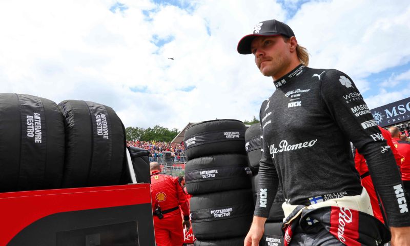 Bottas estabeleceu uma meta de correr em equipe de fábrica