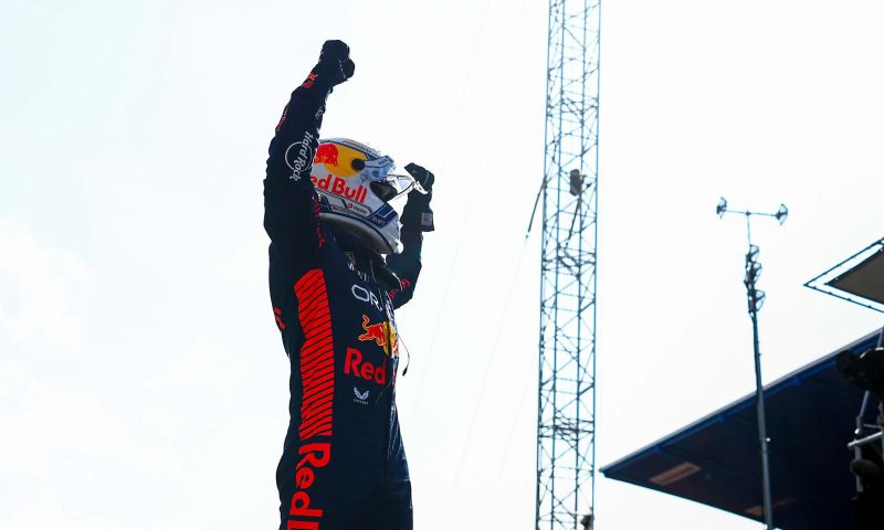 Verstappen, le roi de la course à domicile sur le mouillé à Zandvoort