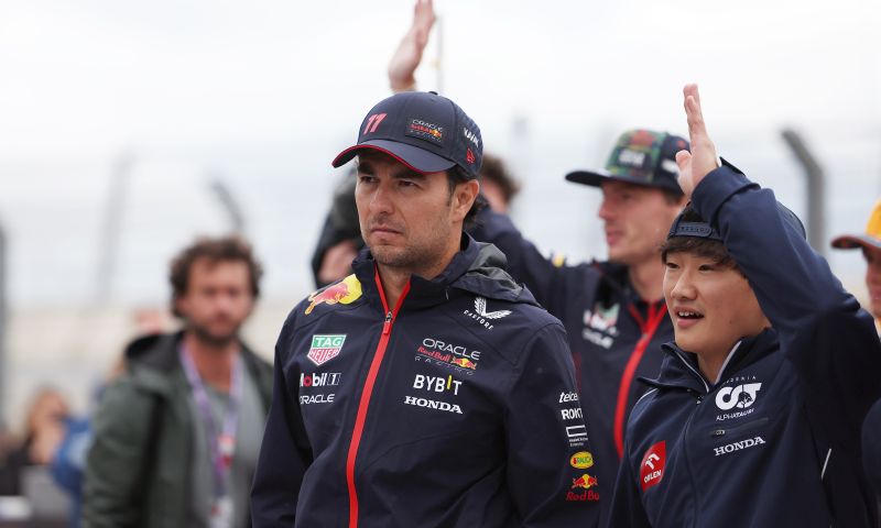 Apesar das críticas, Horner garante que Pérez permanecerá na Red Bull