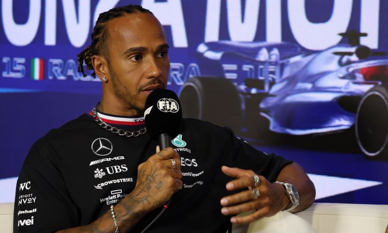 Lewis Hamilton reste chez Mercedes : 