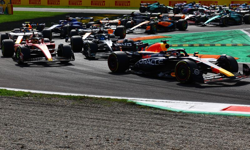 Verstappen pakt tiende overwinning op rij na GP Italië