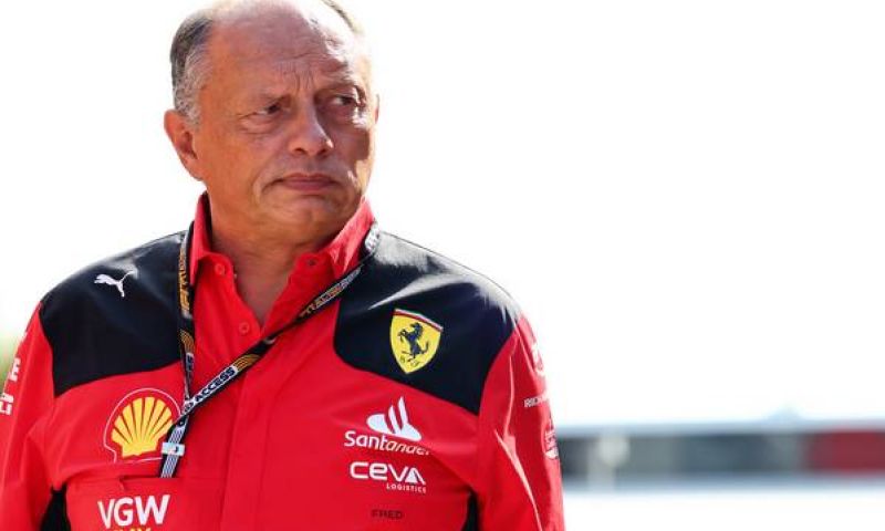 Vasseur fala de duelo entre Sainz e Leclerc: Foi uma sensação ótima