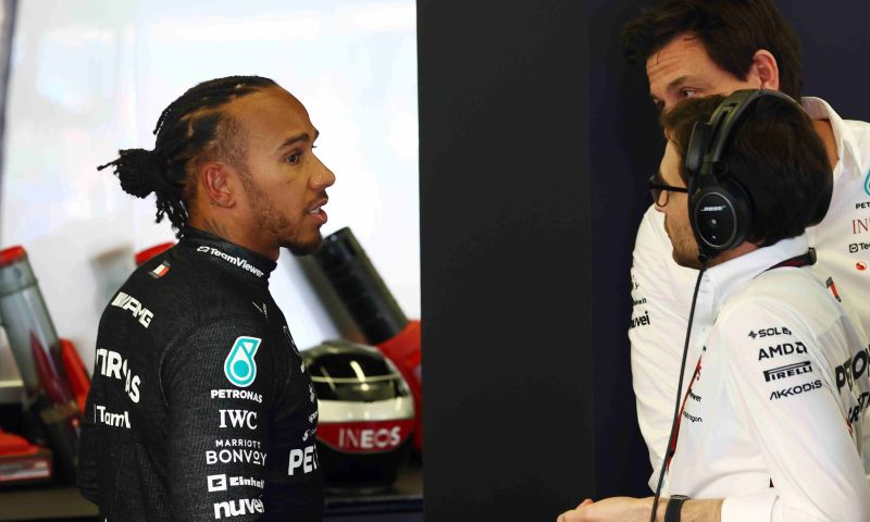 Brundle, critica a Wolff y Hamilton por los comentarios a Verstappen