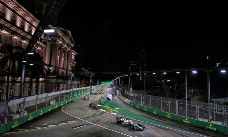 What time does the Singapore Grand Prix start?