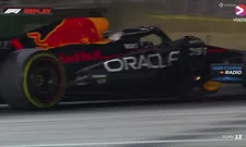 Thumbnail for article: Zoekende Verstappen drift met zijn Red Bull over F1-circuit Singapore