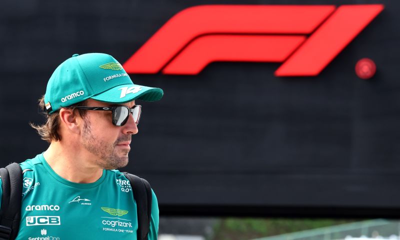 Alonso defende Aston Martin: Quem vê algo negativo, é porque quer